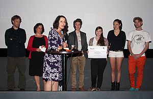 SchülerInnen auf der Bühne beim Südwind Filmpreis