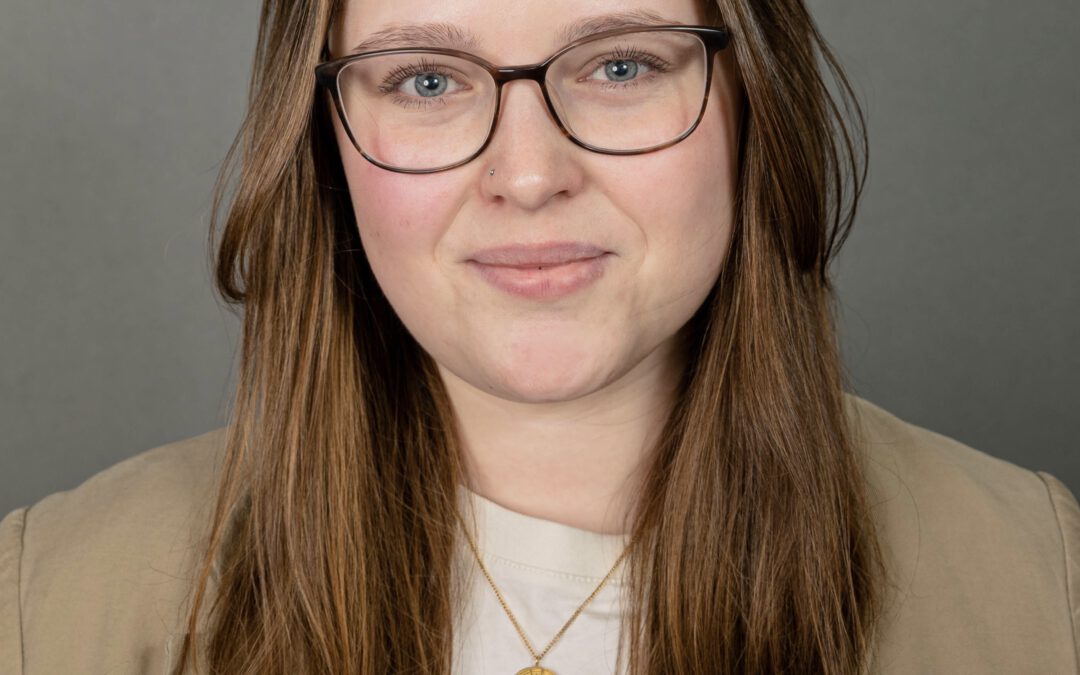 Portraitfoto von Katharina Hoflehner, Vostand