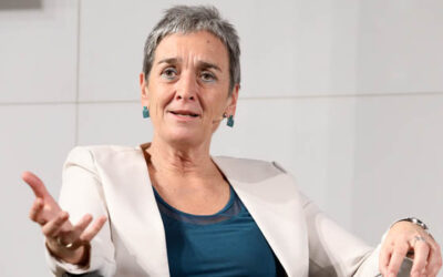 Ulrike Lunacek erhält Südwind-Auszeichnung „Die Seglerin“