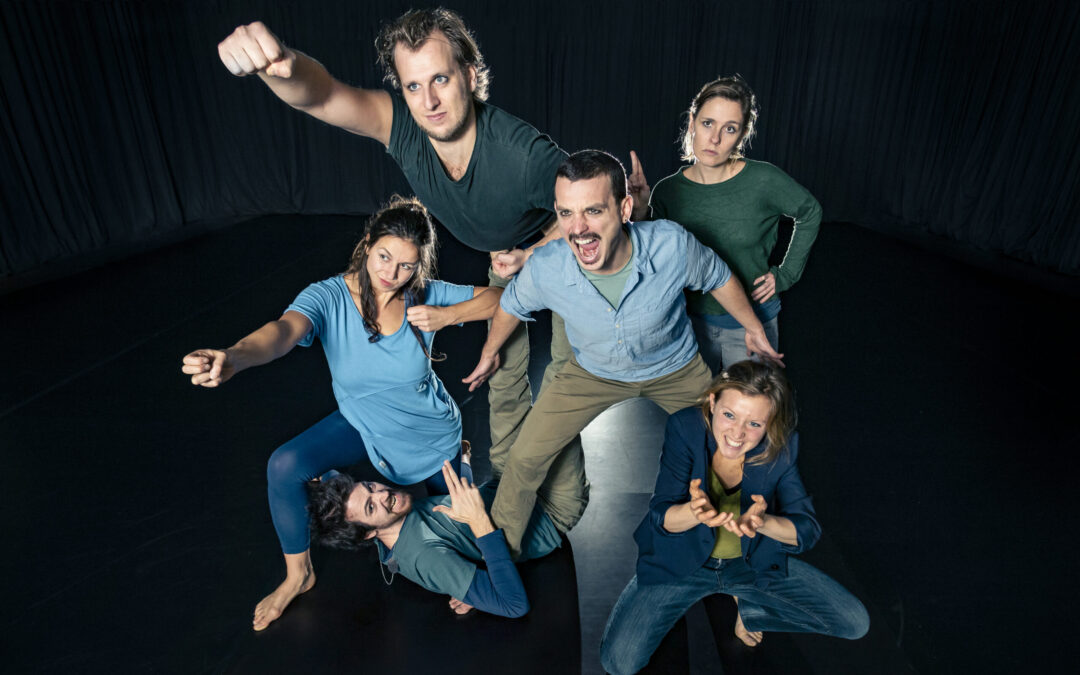 Theater: Wir sind aber da!