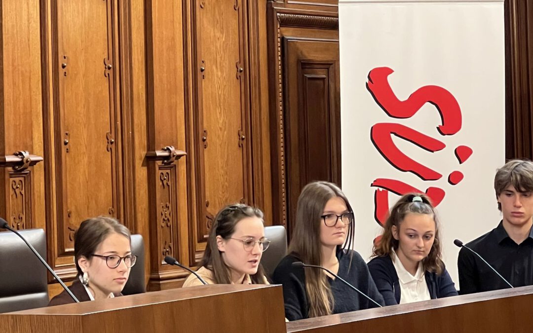Jugend trifft Politik: Forderungen zu Klima- und Geschlechtergerechtigkeit im Grazer Rathaus präsentiert